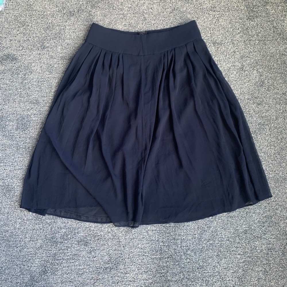 White House Black Market Navy Blue Soft Pleated Skirt 570110924 Size 8 NWT